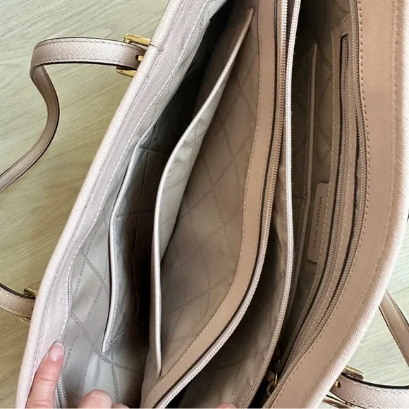 Michael Kors Blush Pink Tote - Picture 4 of 8